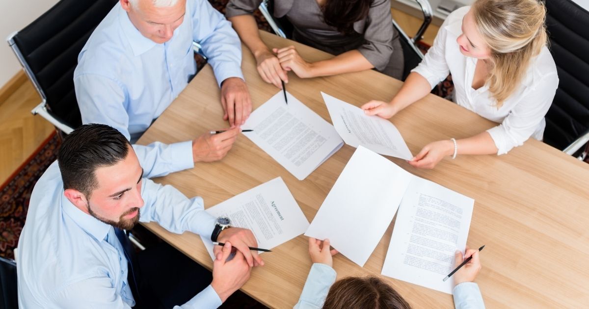 How the Right Translation Service Helps Lawyers Do Their Jobs